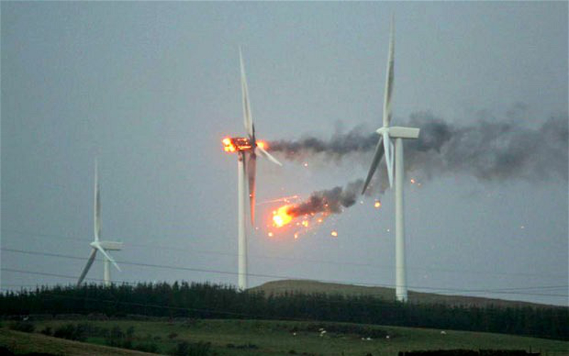 turbine%20on%20fire%20Ardrossan%20800px.jpg